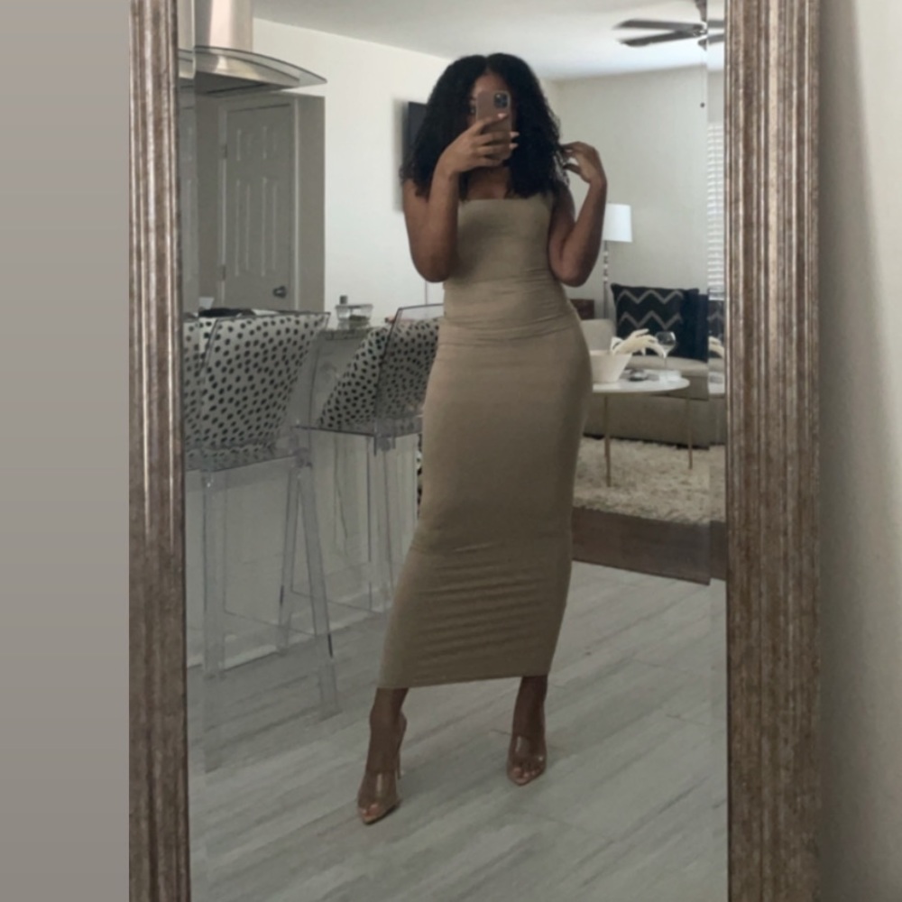 Tan Spaghetti Strap midi body con